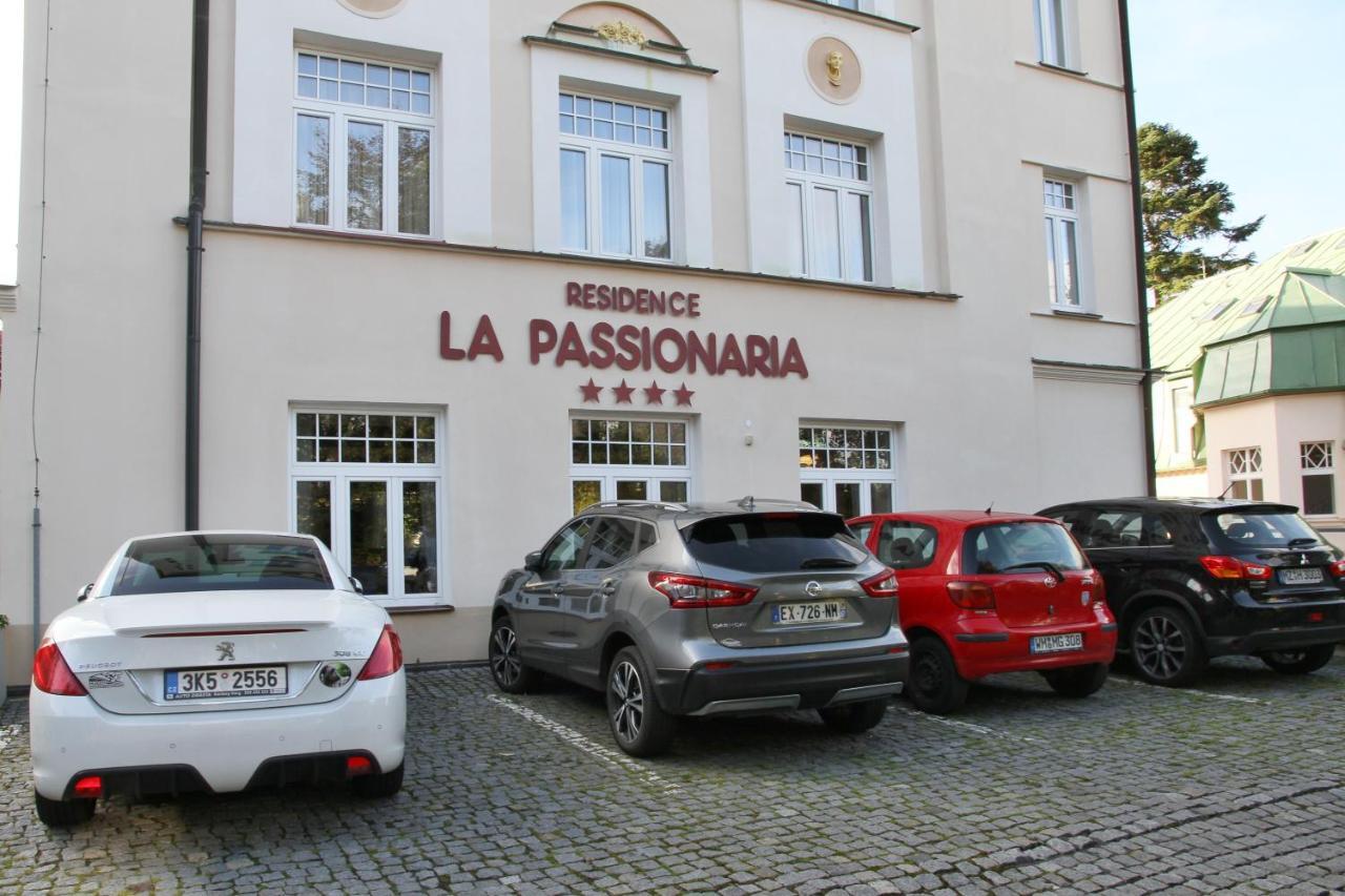 La Passionaria 3*